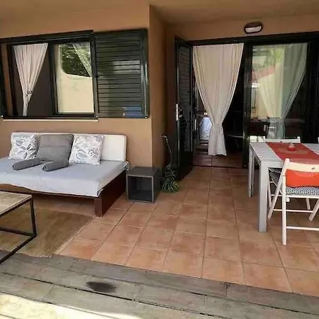 Апартаменты Chez Fileo Avec Piscine En Адехе